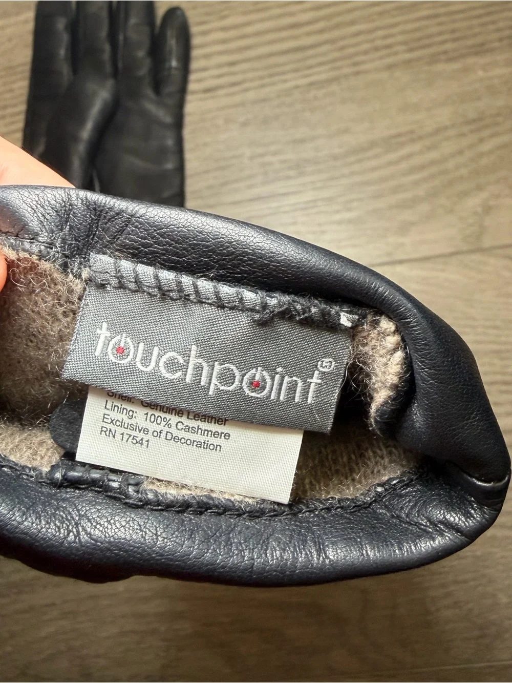 Touchpoint cashmere-lined leather smart glove Women's Black Gloves Medium